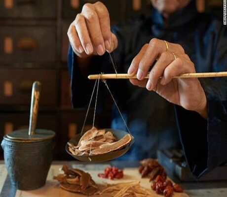 Hình giới thiệu bắt đầu nghề thuốc